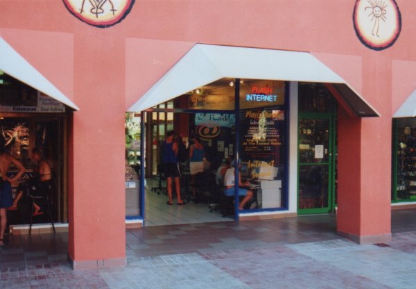 In der Plaza von Playa Dorada